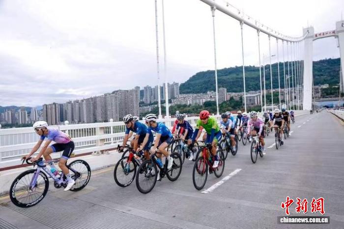 万州收官日：环三峡自行