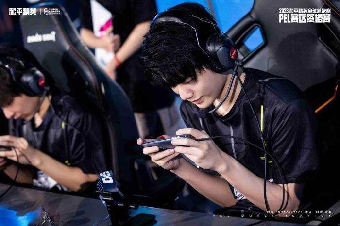 白驹留痕之下的33Svan：走向成熟的沉着与童心并