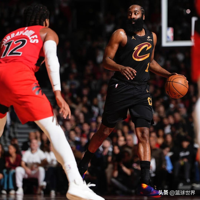 哈登率骑士险胜猛龙晋级次轮 季后赛首秀震撼全